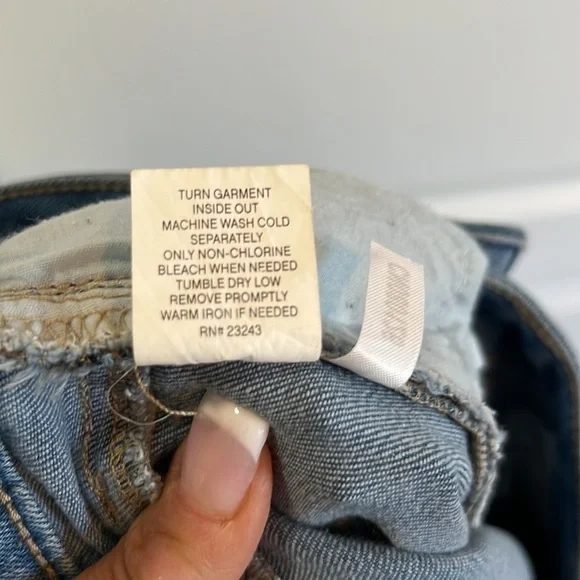 New York and Company - denim capri jeans - size 8 - Picture 7 of 10